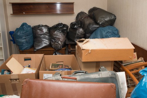 Efficient and safe home clearance process in New Eltham